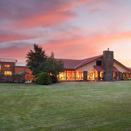 Distinction Mackenzie Country Hotel Twizel Bagian luar foto