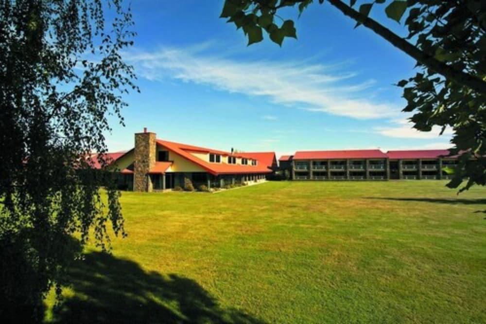 Distinction Mackenzie Country Hotel Twizel Bagian luar foto